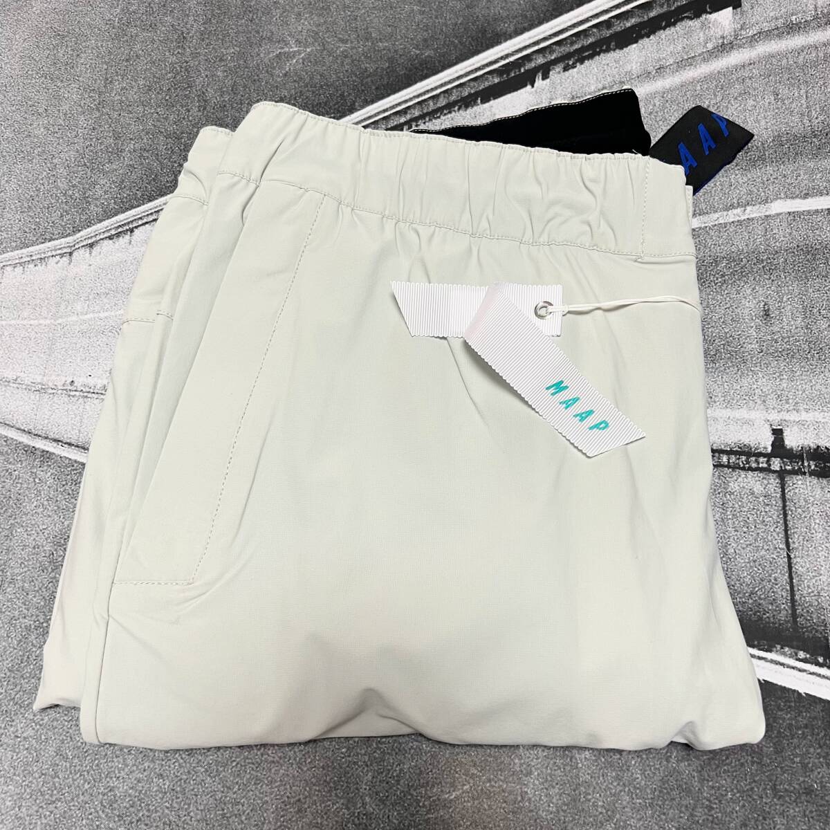 新品 MAAP Men’s Motion Short Lサイズ オフホワイト マープ モーション ショーツ ハーフパンツ ショートパンツ 速乾 Raphaの画像7