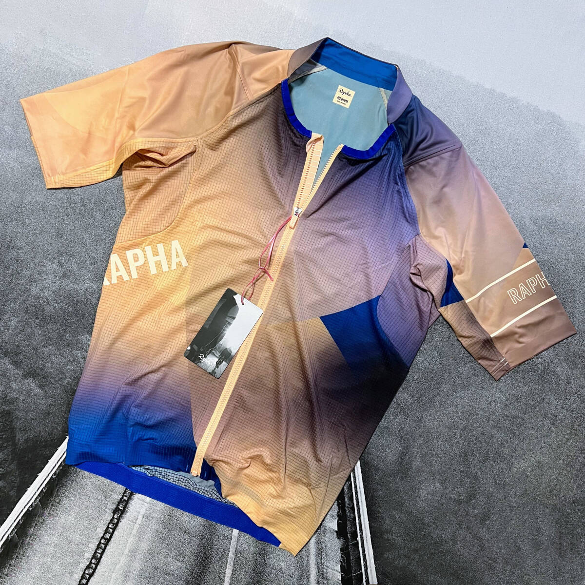 新品 Rapha Men’s Pro Team Lightweight Jersey Mサイズ オレンジ ラファ メンズ プロチーム ライトウェイト ジャージ 半袖_画像1