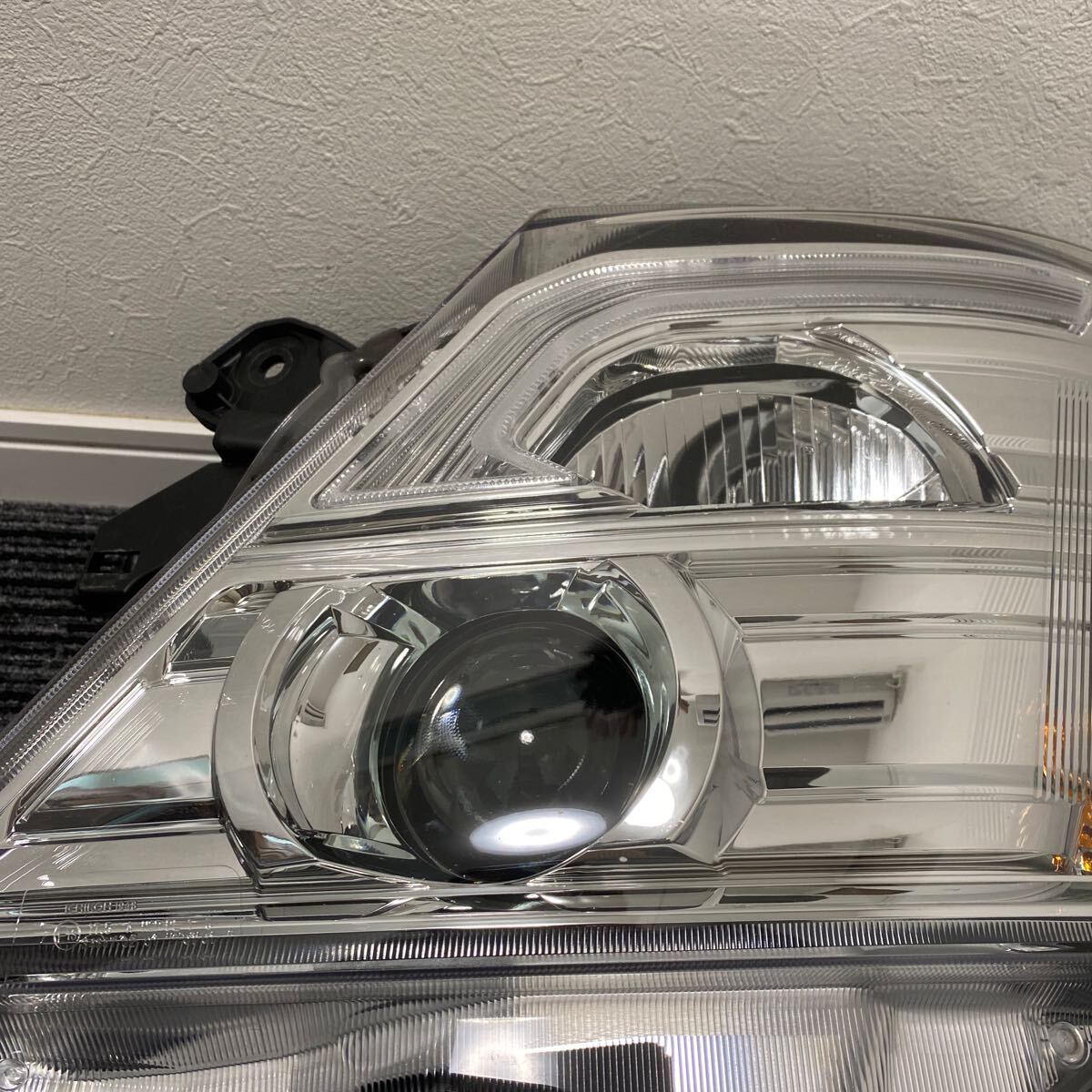  used beautiful goods Nissan NV350 Caravan VR2E26 E26 latter term original left passenger's seat LED head light level attaching Ichiko 1948 engrave E