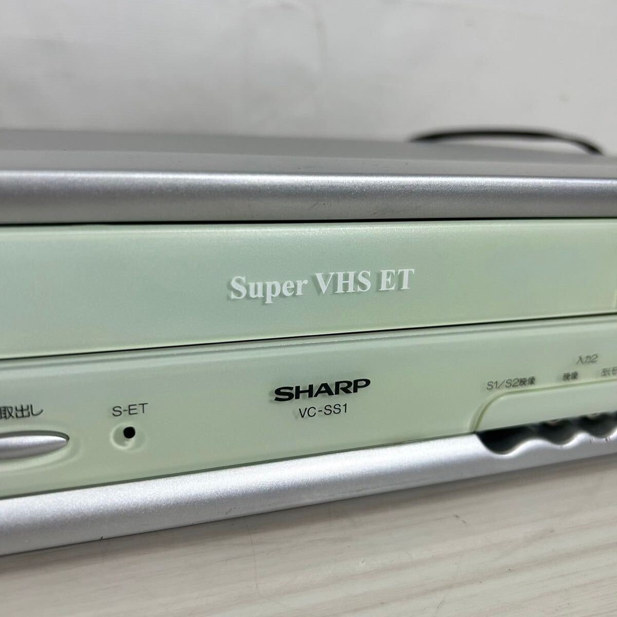 Y304/SHARP/ sharp /VHS видеодека /VC-SS1/2001 год производства / электризация подтверждено / видео кассета магнитофон / с дистанционным пультом 