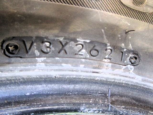 送料無料　スタッドレス　215/55R17　BS　VRX　2021年製　2本セット　7.5mmぐらい_画像8