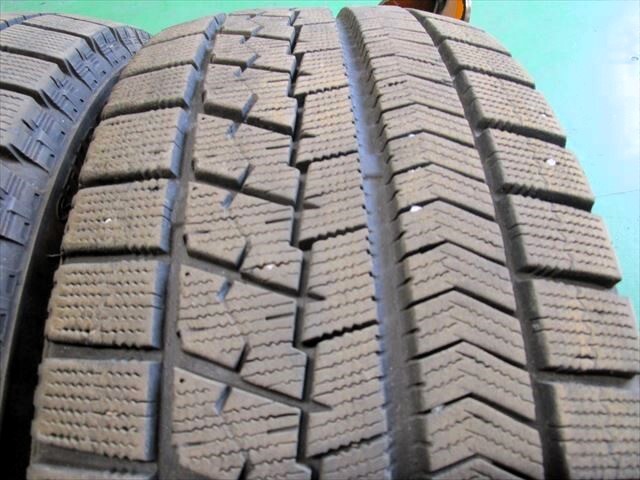 送料無料　スタッドレス　215/55R17　BS　VRX　2021年製　2本セット　7.5mmぐらい_画像3