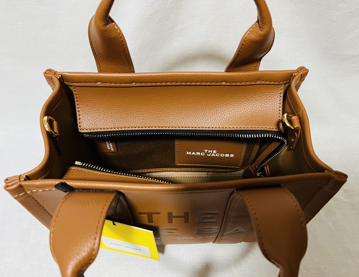 新作 MARC JACOBS マークジェイコブス レザー ミニ トートバッグ ショルダーバッグ THE LEATHER MINI TOTE BAG ARGAN OIL