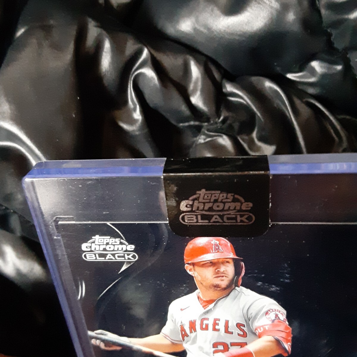 mike trout マイク・トラウト 直筆サイン auto サインカード topps chrome black 大谷翔平 shohei ohtani MLB autograph トップスの画像3