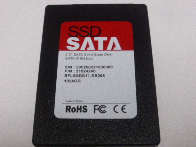 SSD SATA 2.5inch 1TB(1024GB) 電源投入回数137回 使用時間62時間 正常100%判定 本体のみ 中古品です BFLSSDS11-SB266_画像1