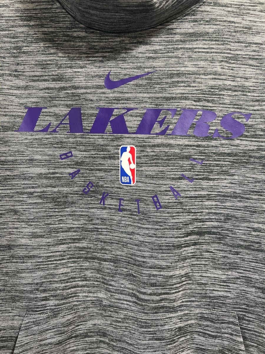 即完売 NBA NIKE ナイキ レイカーズ パーカーLサイズ フーディ古着メンズ グレー 紫