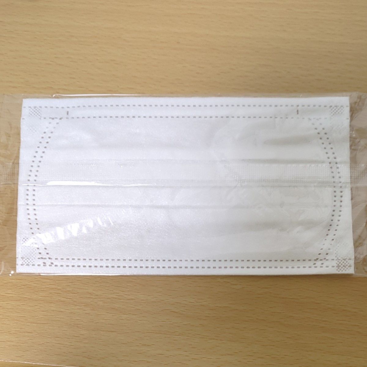 個包装 不織布 フェイス マスク 25枚 セット 3層 平ゴム 白 レギュラー ベージュ くちばし 血色 新品 未使用 持ち運び