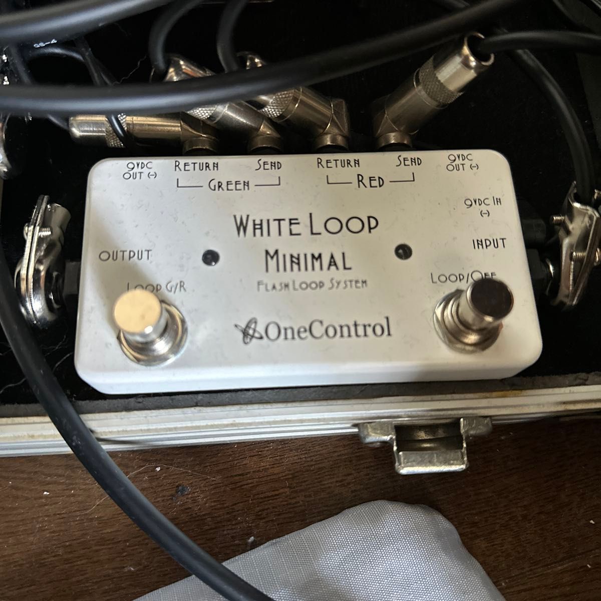 One Contrnl White Loop MINIMAL