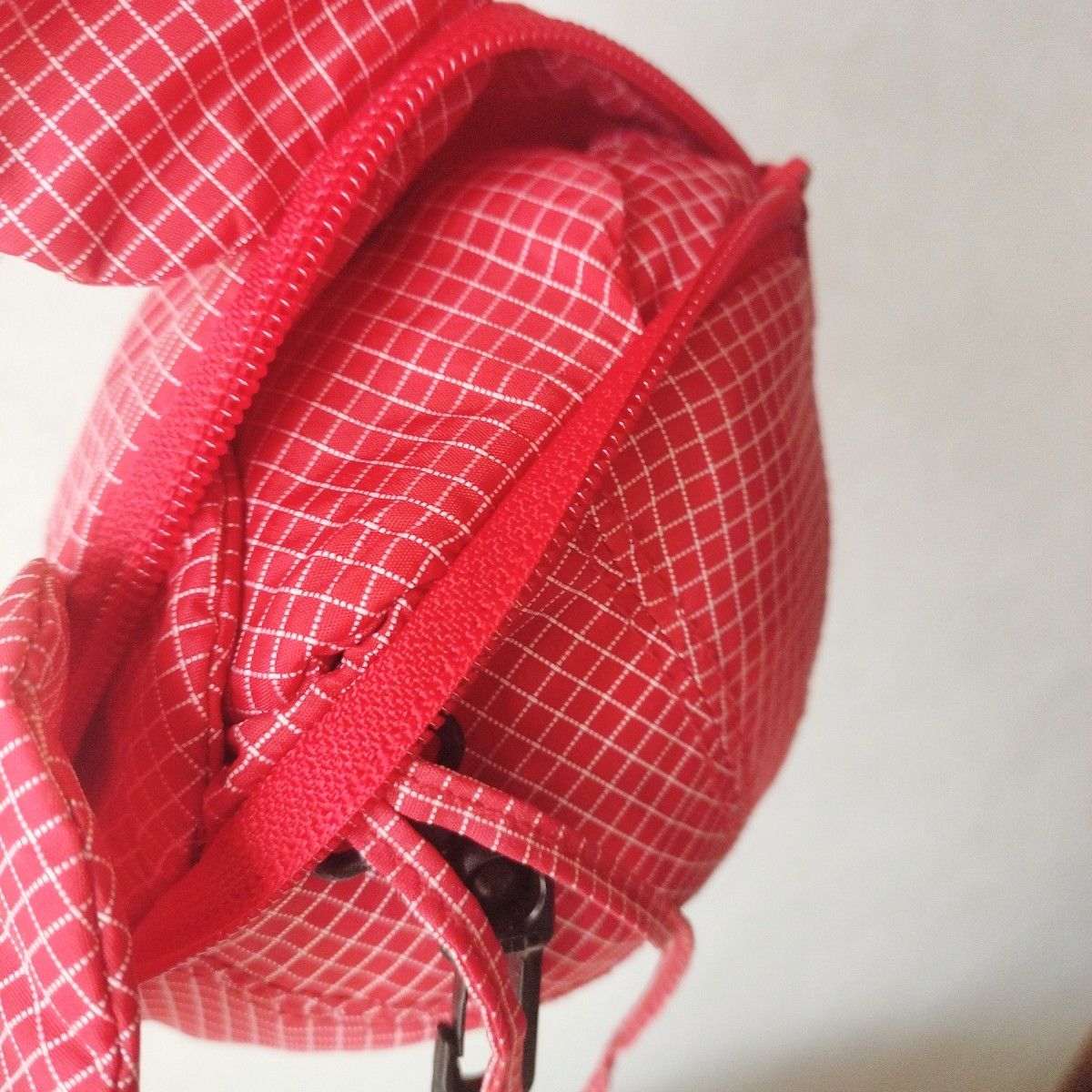 【未使用】東京ディズニーランド公式 ショッピングバッグ 赤チェック ミッキー チャック付き 大型連休に重宝