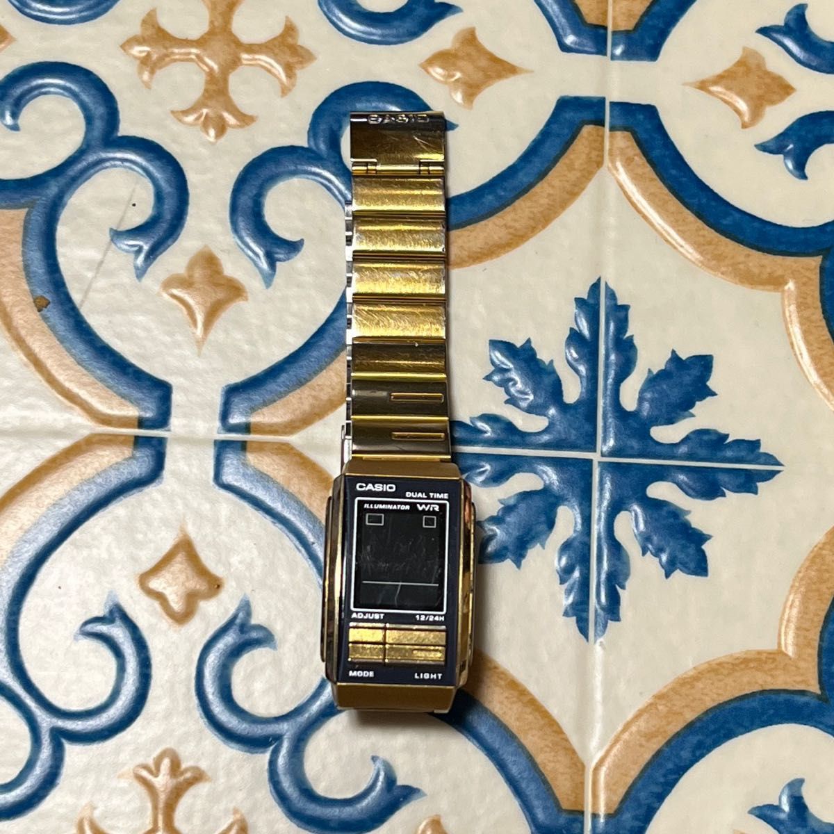 腕時計 不動品 カシオ CASIO フューチャリスト LA-201W ゴールド デジタル チープカシオ