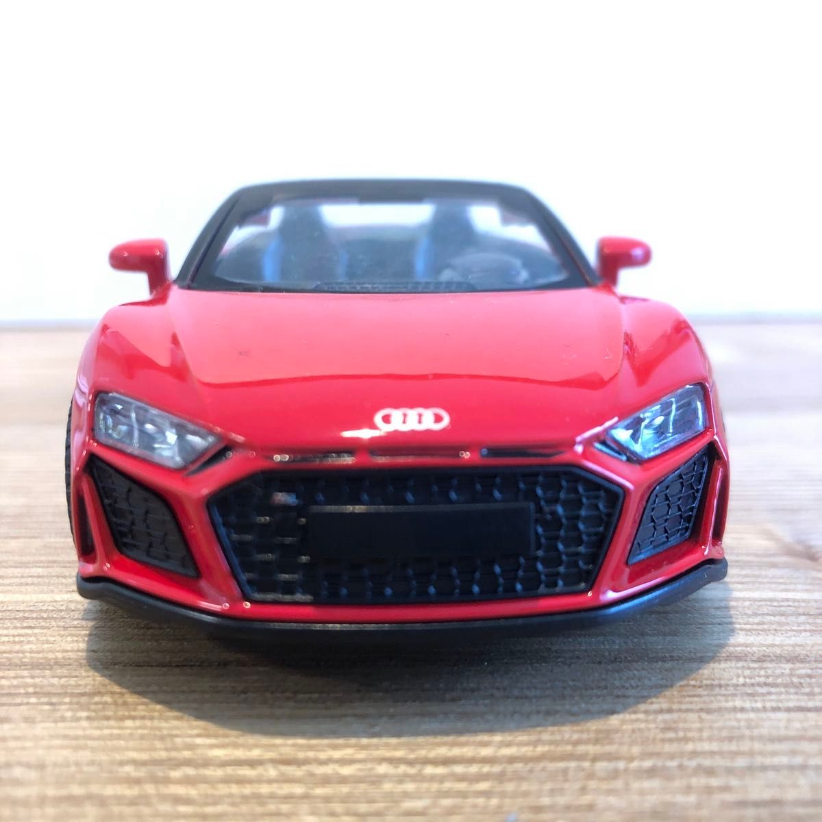 1/32 アウディ　R8　スパイダー  ミニカー　Audi