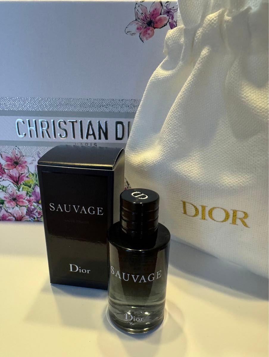 正規品　ディオール ソヴァージュ オードゥ トワレ　Dior SAUVAGE 10ml   香水 ミニ巾着　プレゼント