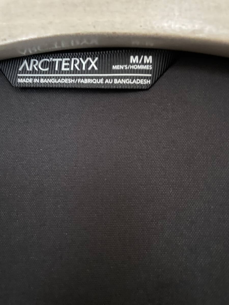 送料無料　ARC'TERYX ガンマライトウエイトフーディ Mサイズ BLACK アークテリクス 2023年モデル _画像5