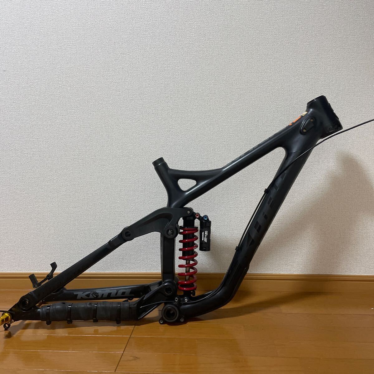 Kona operator 26インチ　2015 フレーム ダウンヒルバイク　カーボン　コナ　オペレーターマウンテンバイク MTBフレーム フルサス DH_画像1