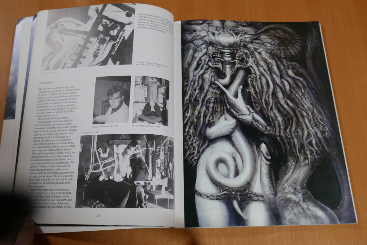 ＜洋書＞　TASCHEN　HR GIGER　ARh＋　H・R・ギーガー　画集　イラスト集　30cm・23cm　全96ページ　中古品_画像3