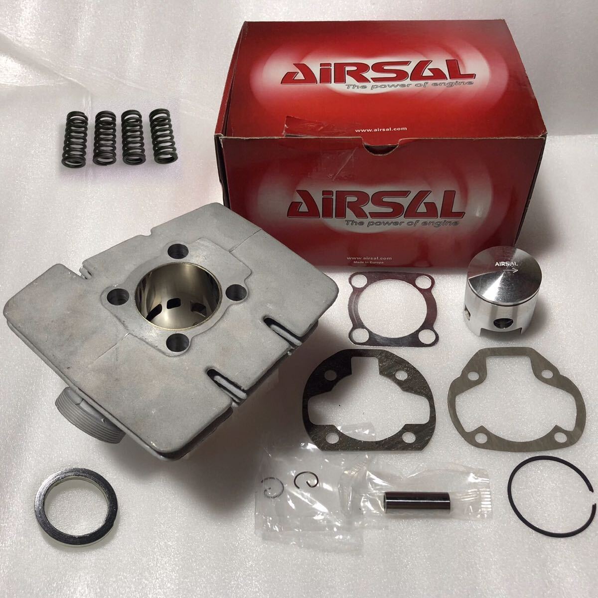 ポッケ フォーゲル専用 ボルトオン加工済み 63.1cc ボアアップキット AIRSAL アルミシリンダー 強化クラッチスプリングつき ヤマハ_お送りするセット内容です