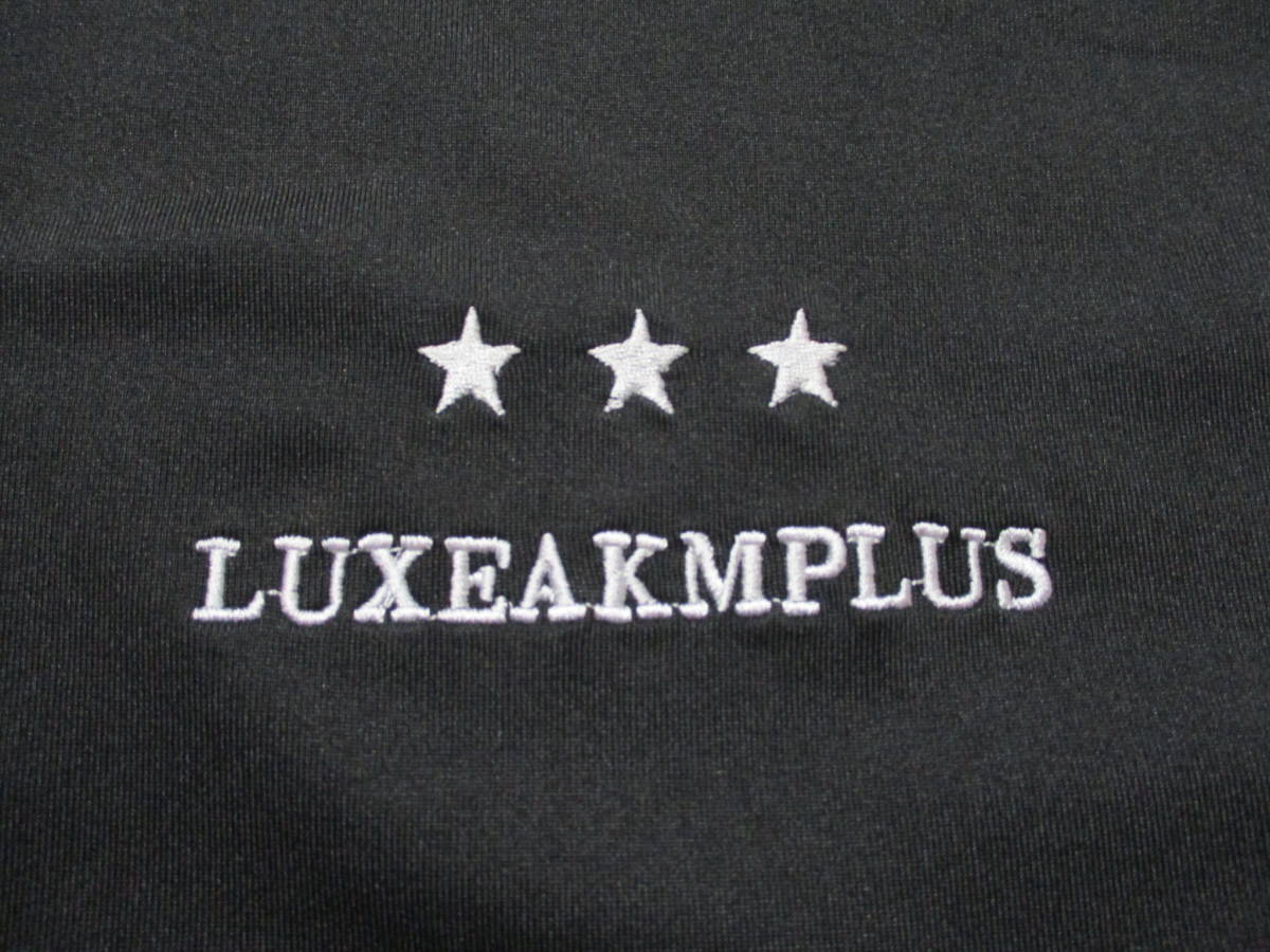 ☆LUXE AKM PLUS/リュクスエイケイエムプラス☆未使用 袖ロゴモックネック長袖Tシャツ サイズ：XL ブラック ゴルフ トレーニング おしゃれ_画像8