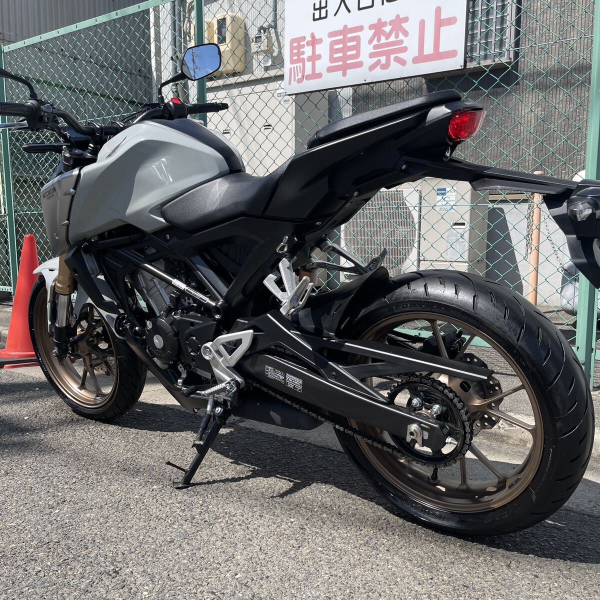 極上 現行JC91型 ホンダ CB125R ABS 4776km 新型DOHCエンジン SHOWAブロンズ倒立フォーク ENKEIブロンズホイール 原付二種 全国配送 売切 の画像5