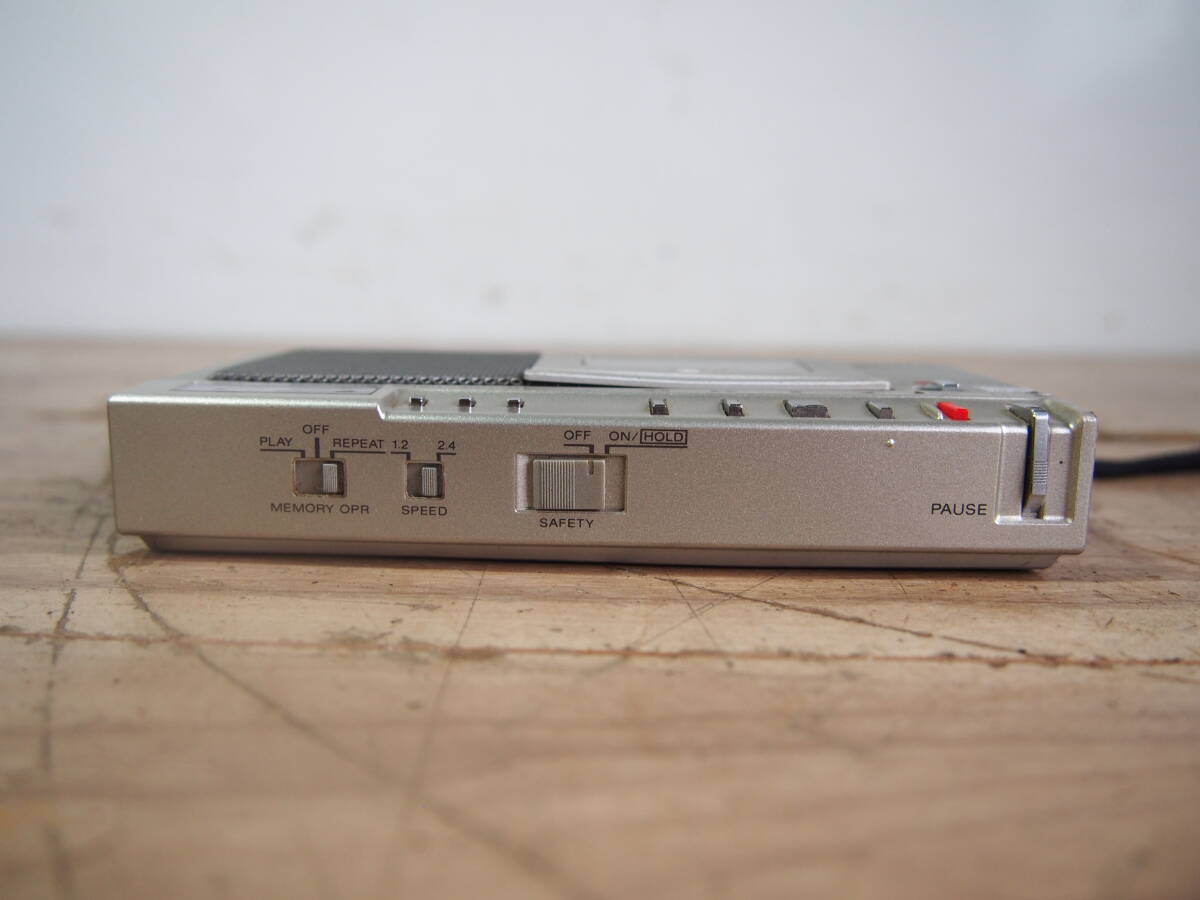 ☆【1T0212-5】 SONY ソニー M-900 マイクロカセットレコーダー ジャンク_画像3