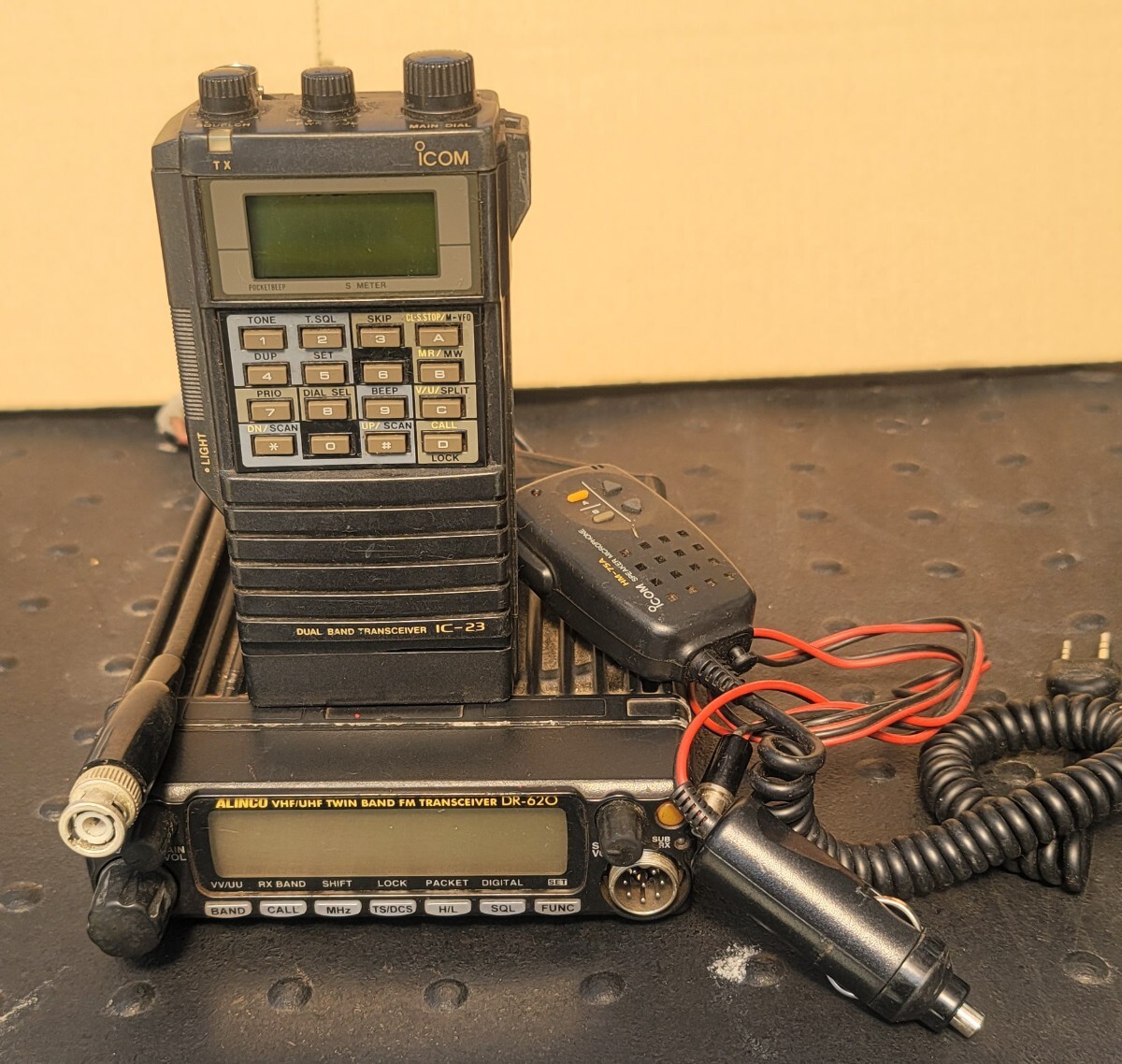 ALINCO DR-620H DR-620 VHF UHF TWIN BAND FM TRANSCEIVER ICON IC-23 HM-75A FA-1443B 無線機 ICOM トランシーバー アイコム 無線の画像1