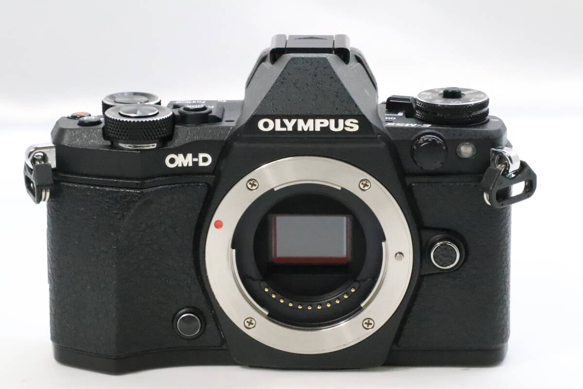 OLYMPUS オリンパス OM-D E-M5 MarkII ボディ ☆シャッター回数わずか 約 2,383回！ ＃17701_画像2