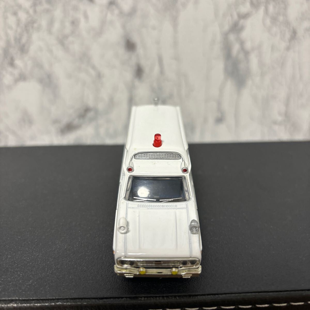 LV-20b トヨタ 救急車 FS45V型 高崎市消防署 （ホワイト） （1/64スケール トミカリミテッドヴィンテージ 210160）の画像3
