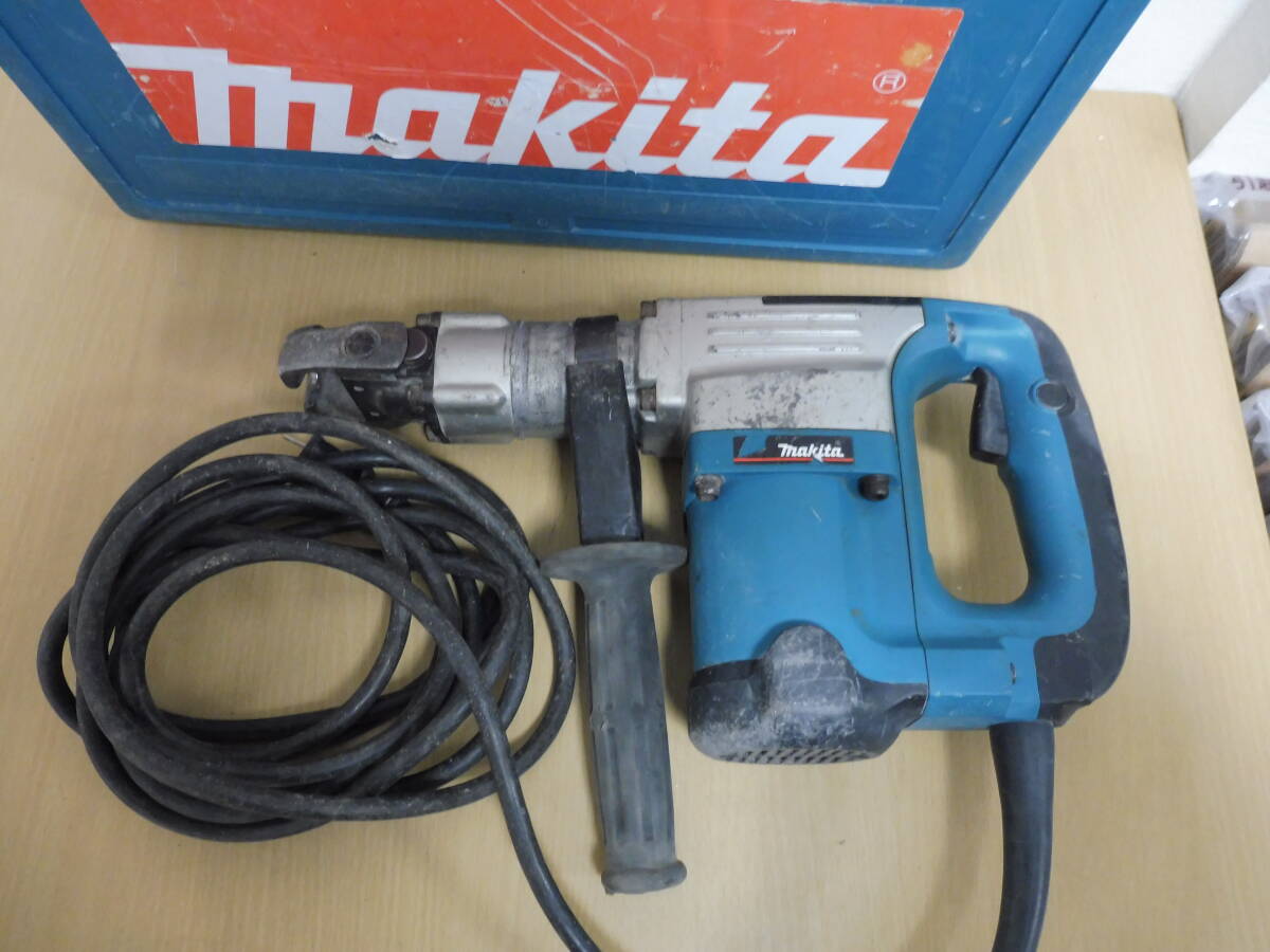 「6034/T2B」makita マキタ HM0830 電動ハンマ 六角シャンク ケース付 掘削 削岩、ハツリ 土木工事 電動工具 大工道具 中古 通電確認済_画像2