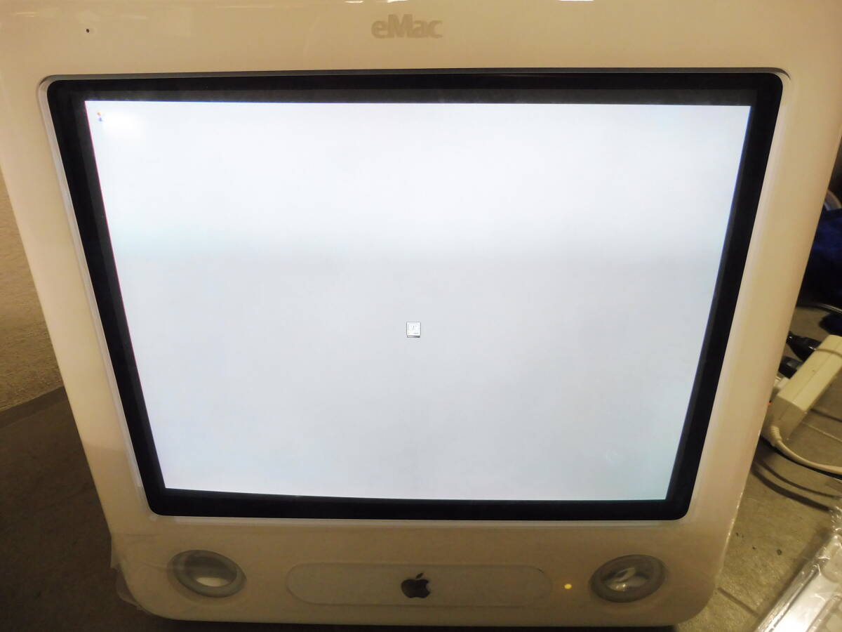 「6035/T7B」 新品 Apple アップル eMac M8577J/A PC パソコン コンピューター 一体型 未使用 元箱付き 通電確認済 長期保管品の画像2