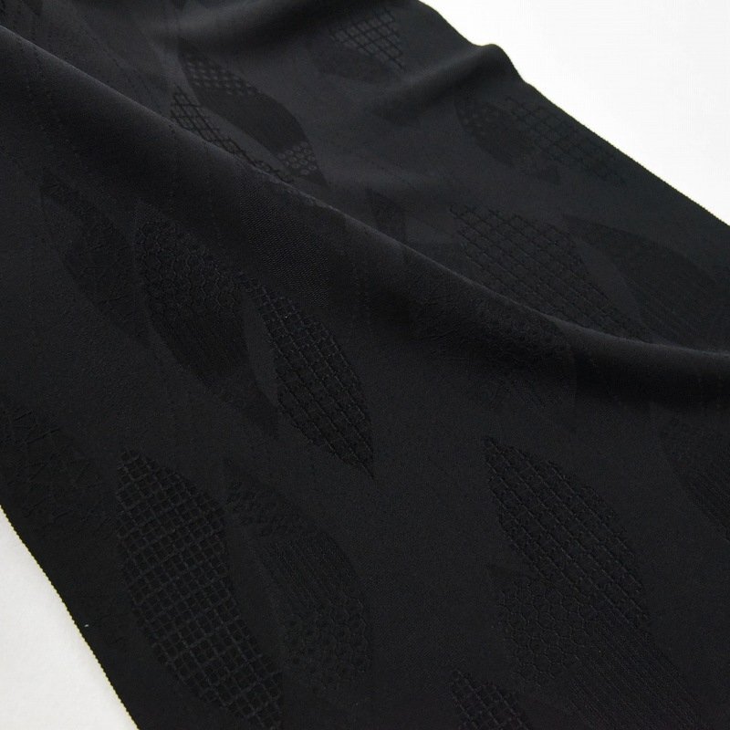 [.. soup .]. design coat geometrical pattern black color silk cloth stone keep entering 3/21~3/28