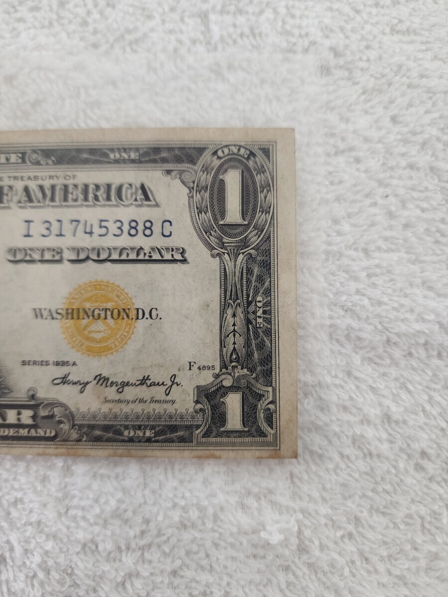 * rare * America 1935 year 1 dollar yellow seal old note foreign note World Paper Money