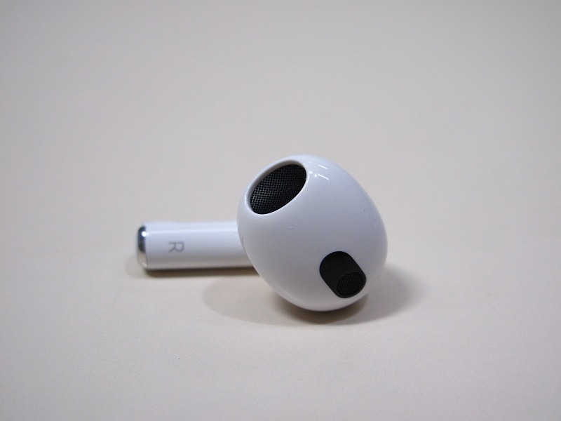 Apple純正 AirPods 第3世代 エアーポッズ MME73J/A 右 イヤホン 右耳のみ　A2565　[R]_画像1