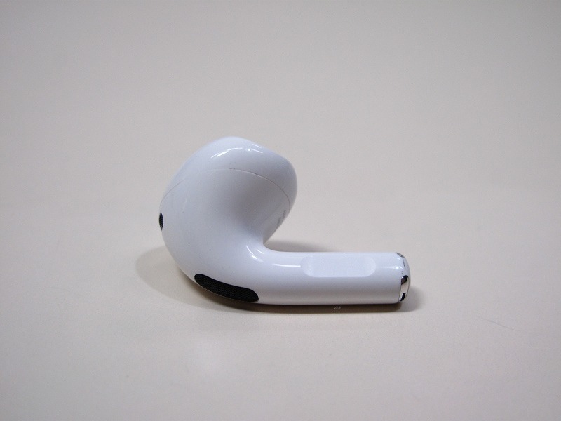 Apple純正 AirPods 第3世代 エアーポッズ MME73J/A 右 イヤホン 右耳のみ　A2565　[R]_画像4