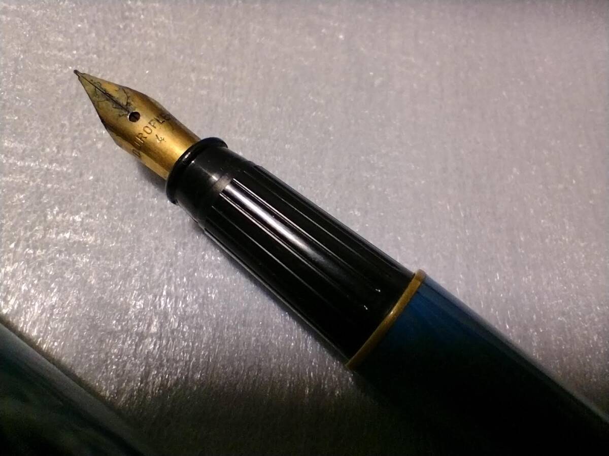  Germany made ... bakelite made wave pattern fountain pen 
