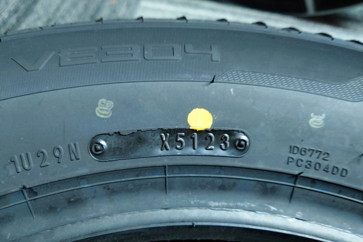 ★新品 未使用 ダンロップ ビューロ VE304 195/65R15 4本セット 2023年製 処分価格_画像4