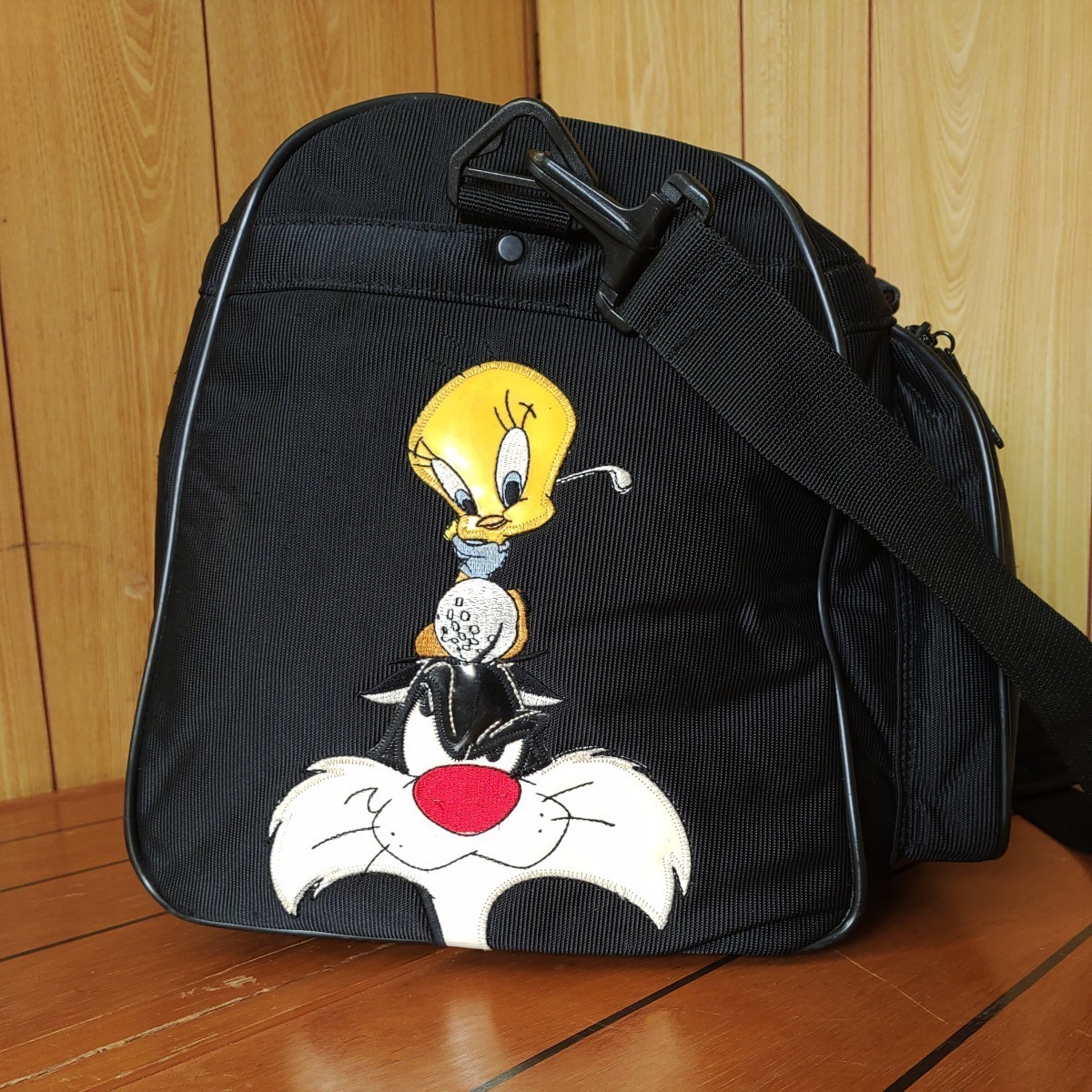 LOONEY TUNES ゴルフバッグ 中古現状品 スポーツバッグ ボストンバッグ Bugs Bunny Tweety Bird 大容量 バッグ ブラック _画像4