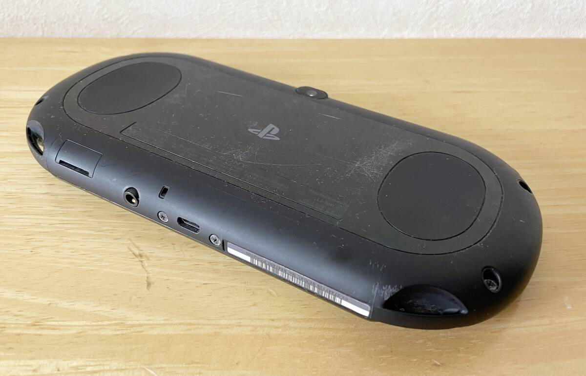 PlayStation Vita本体 PSVITA本体 PCH-2000　ブラック PS Vita　ジャンク品_画像3