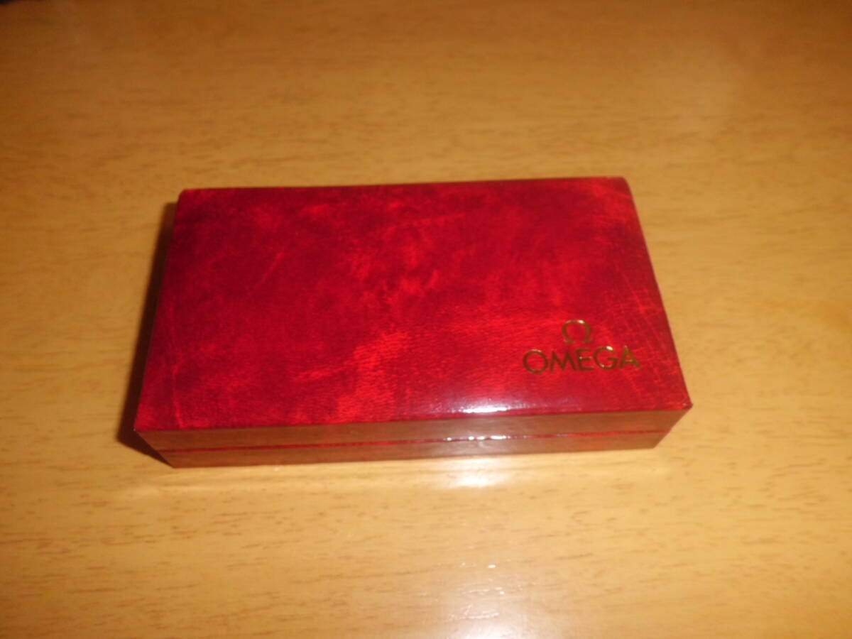 OMEGA オメガ モスクワオリンピック 金属製 ゴールドカラー キーホルダー 公式タイムキーパー記念 箱付きの画像1