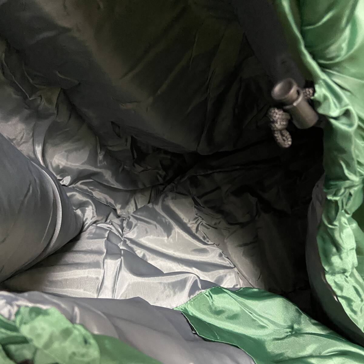 Σおそらく未使用品 タグ付き 寝袋 シュラフマミータイプ E200 グリーン 緑色 アウトドア キャンプ 登山 シンプルΣK52447_画像7