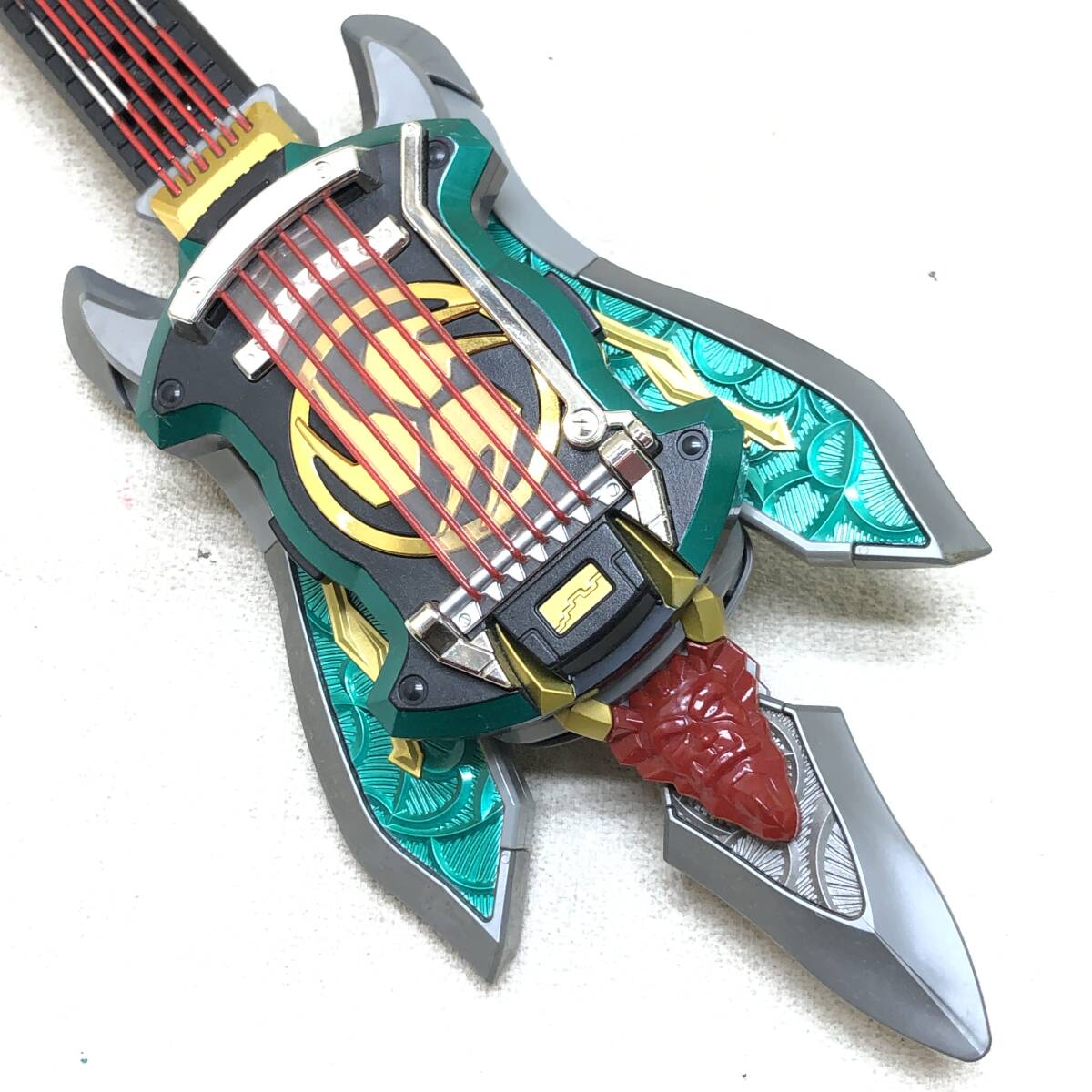 ☆BANDAI バンダイ 仮面ライダー 響鬼 トドロキ DX音撃弦 ギター ☆BANDAI バンダイ 仮面ライダー 響鬼 トドロキ DX音撃弦 ギター