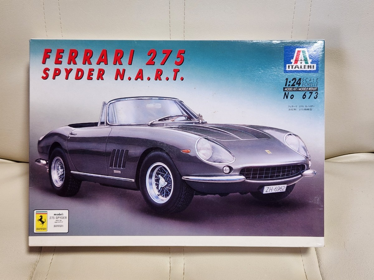 1/24　ITALERI イタレリ　Ferrari 275 SPYDER N.A.R.T. フェラーリ275スパイダー No.673　当時物　未組立美品_画像1