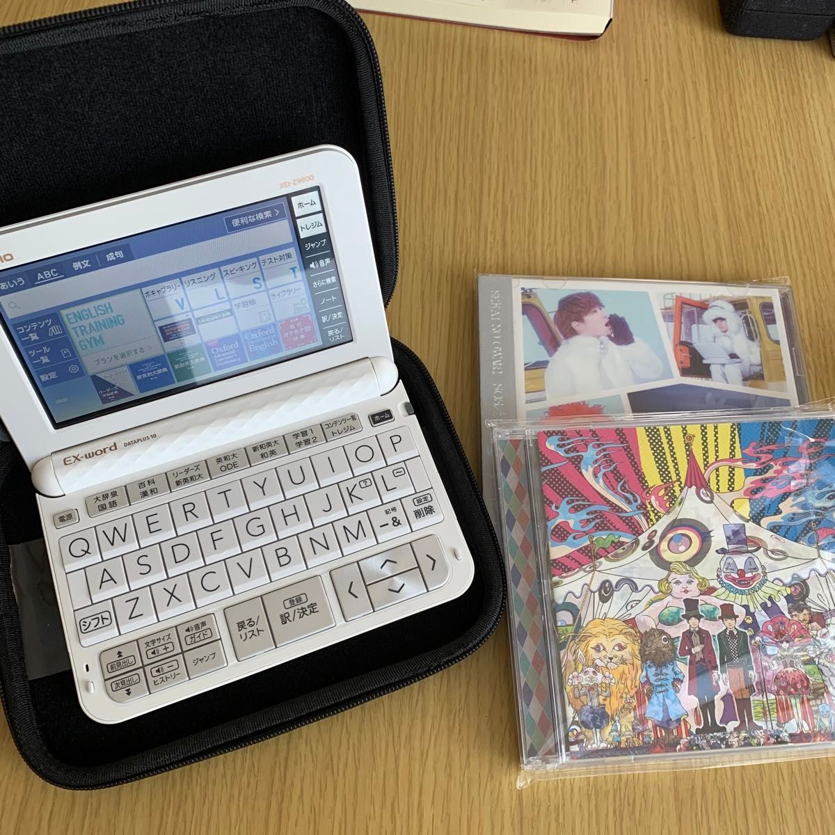 CASIO  EX-word電子辞書 高校生モデル(XD-Z9800)美品と学生勉強応援おまけでCD(セカオワ.ゆず)2枚