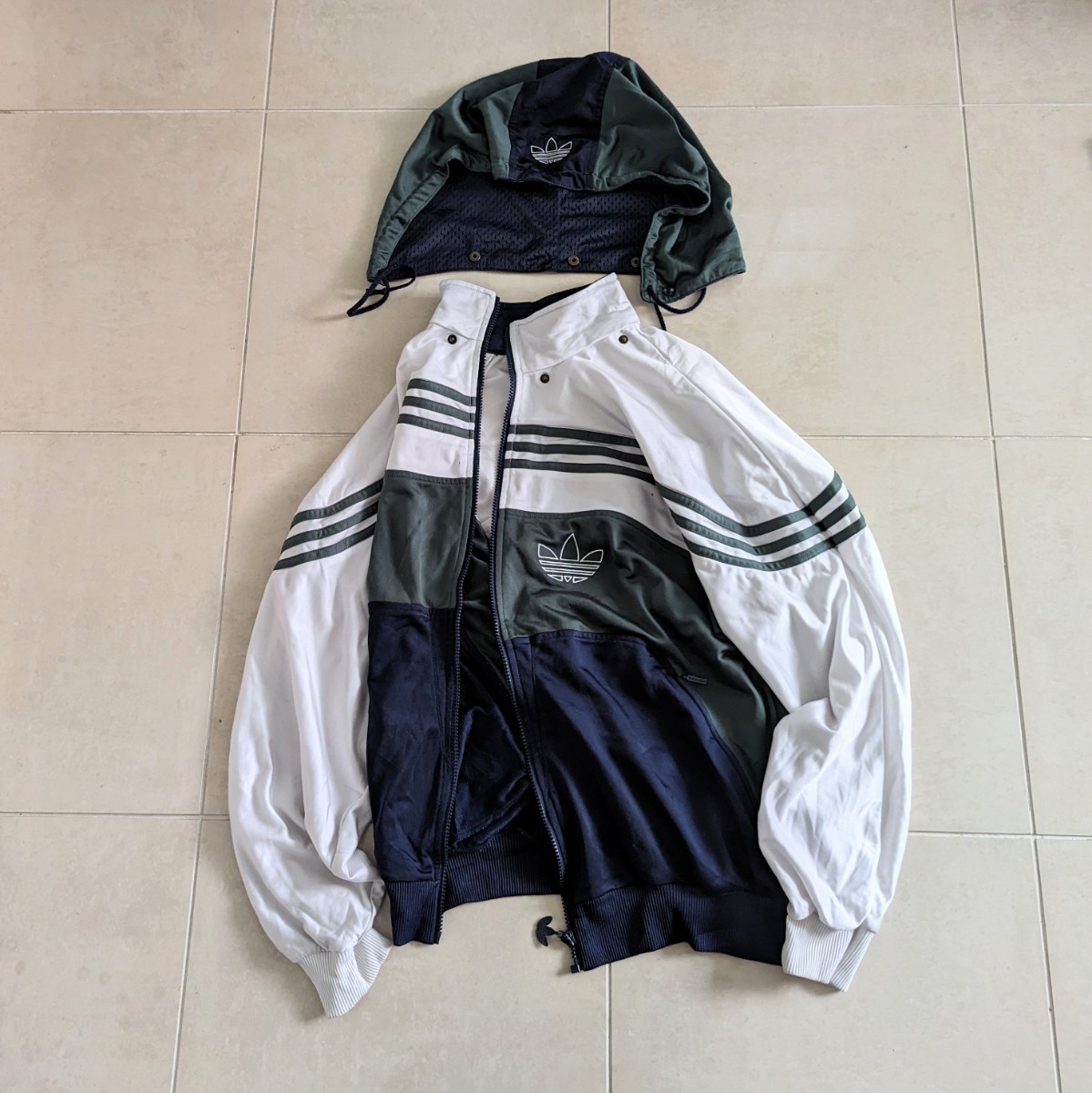 90s 国旗タグ　adidas　アディダス　トラックジャケット　フード付き　グリーン