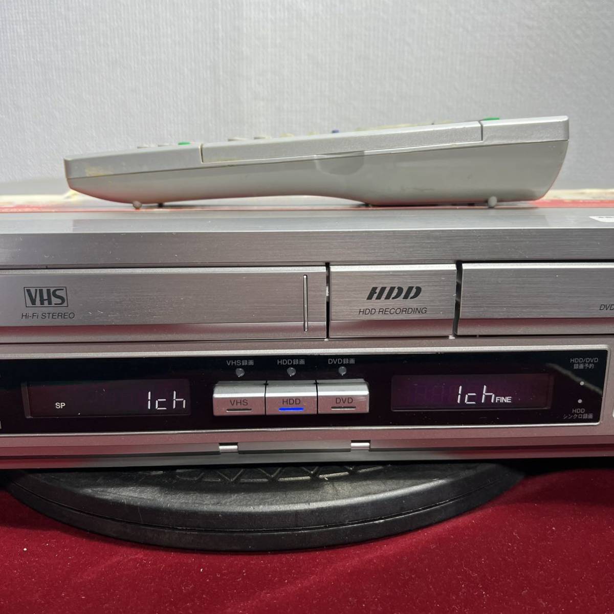 f001 SONY スゴ録 VHSビデオ一体型DVDレコーダー RDR-VH80 2005年製 リモコン　ジャンク_画像2