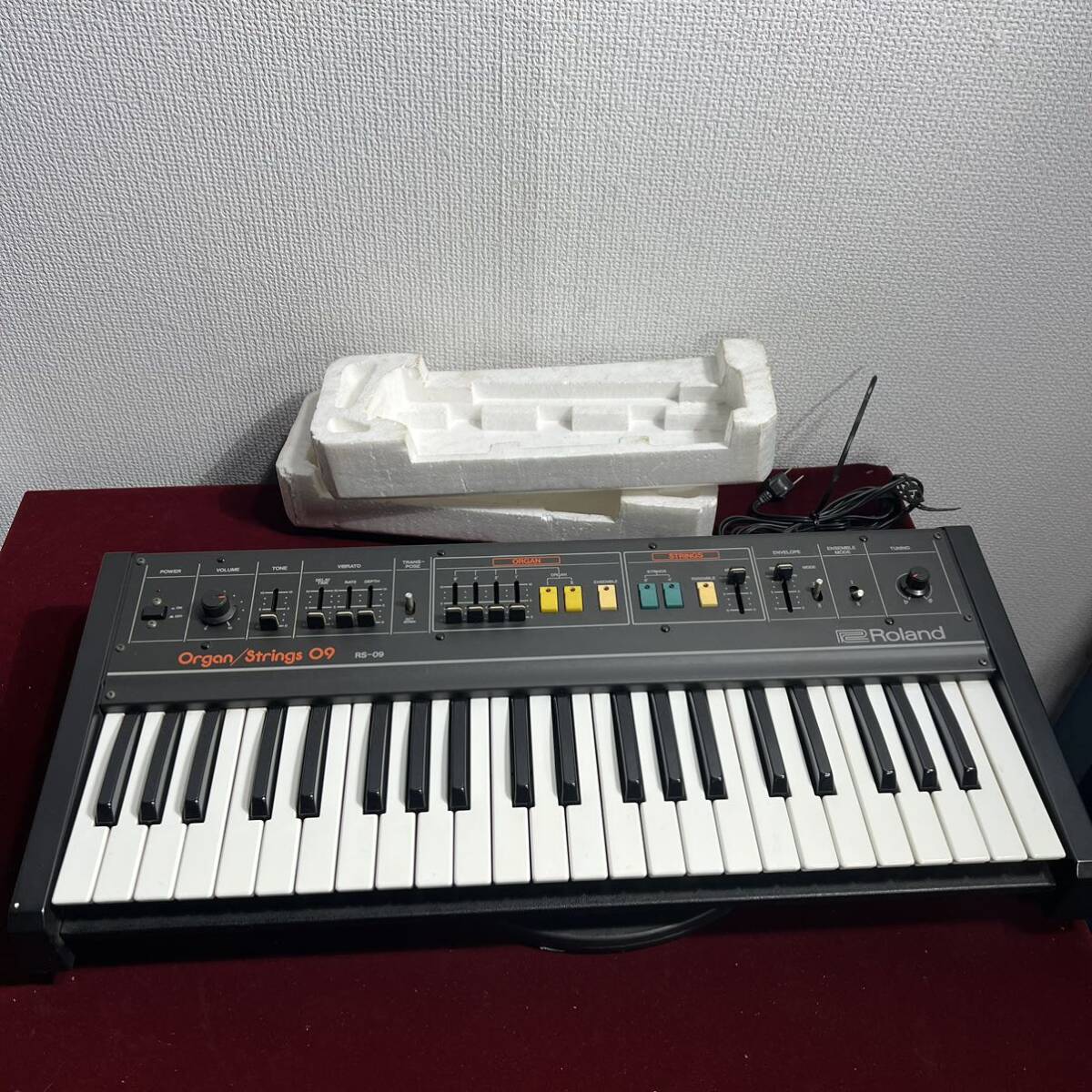 f191 中古美品　◆ Roland 電子オルガン アナログ・ポリフォニックシンセサイザー RS-09 ◆ 原箱付き　動作確認済み_画像1