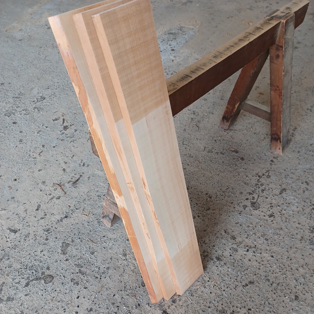 A-1627 　国産ひのき　片耳付板　3枚セット　テーブル　棚板　看板　一枚板　無垢材　桧　檜　DIY