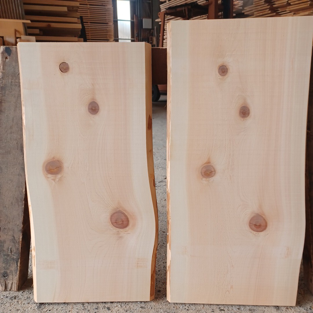 C-1680 　国産ひのき　耳付節板　2枚セット　テーブル　棚板　看板　一枚板　無垢材　桧　檜　DIY_画像1