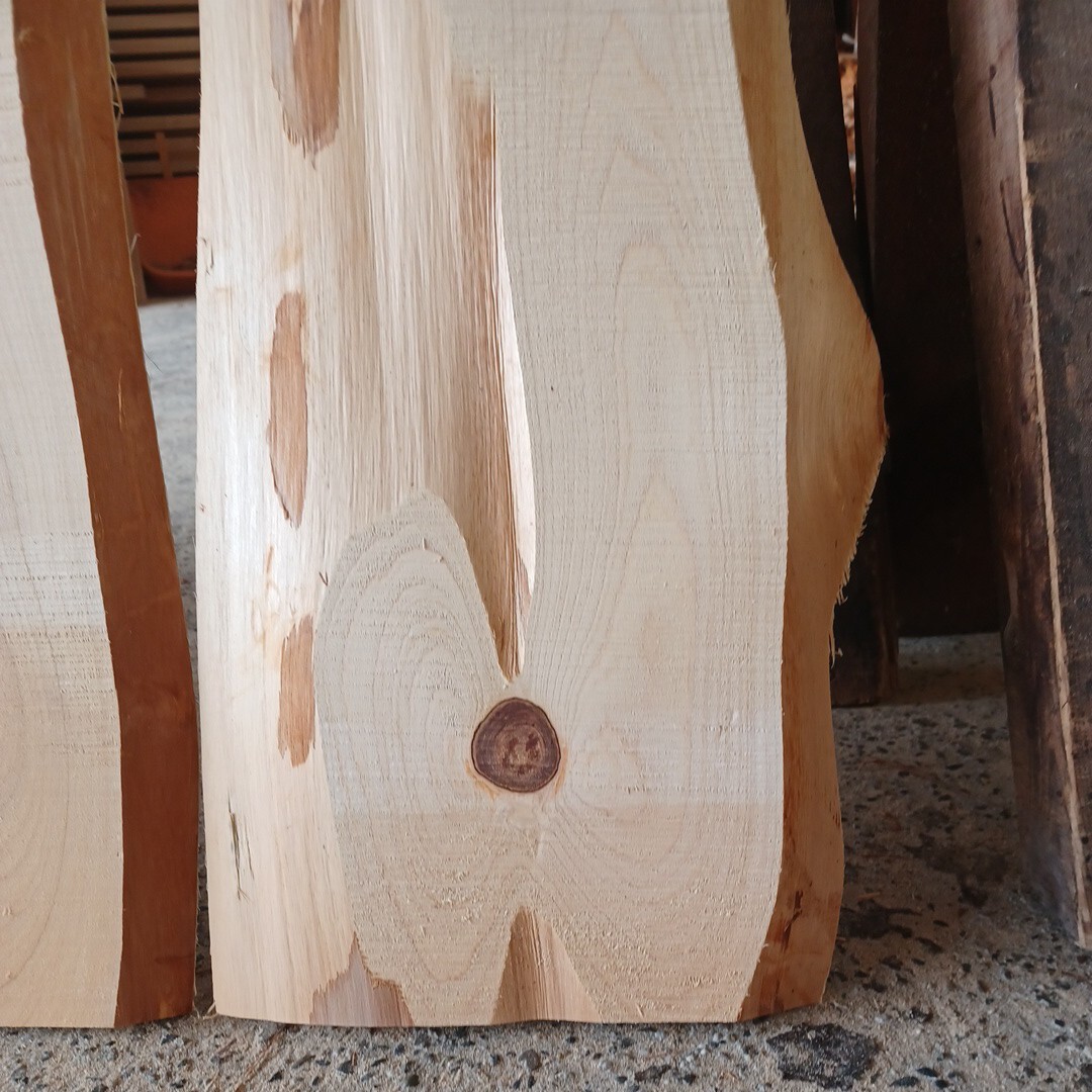 C-1684 　国産ひのき　耳付節板　3枚セット　テーブル　棚板　看板　一枚板　無垢材　桧　檜　DIY_画像7