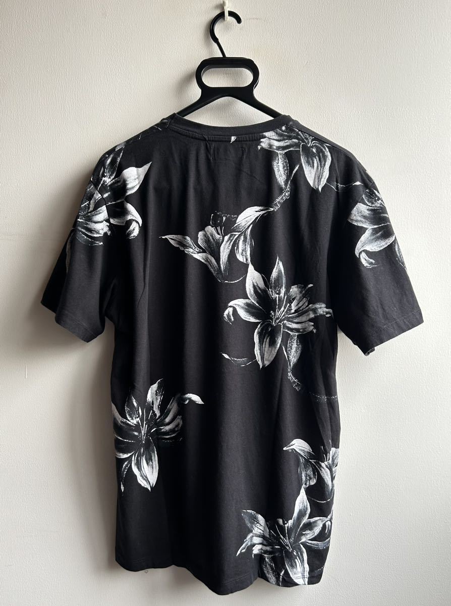 【美品】ZARA カットソー 半袖 Tシャツ メンズ L ブラック 黒 大花柄 ポルトガル製 ザラ_画像3
