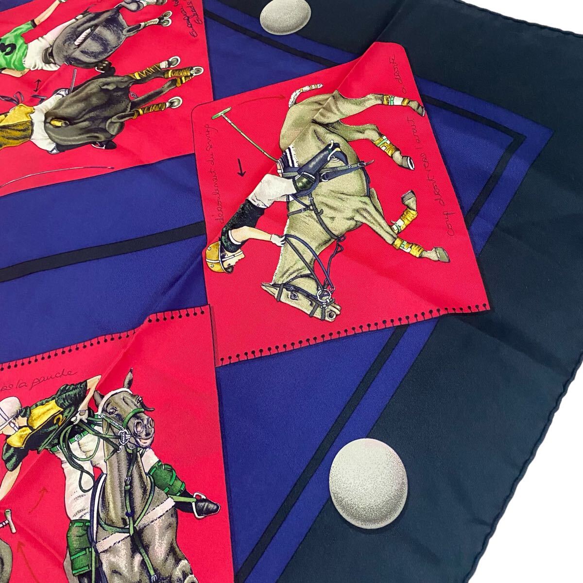 1円 美品 エルメス カレ90 大判 スカーフ シルク HERMES ポロの世界 LE MONDE DU POLO ネイビー レッド 紺 赤_画像5