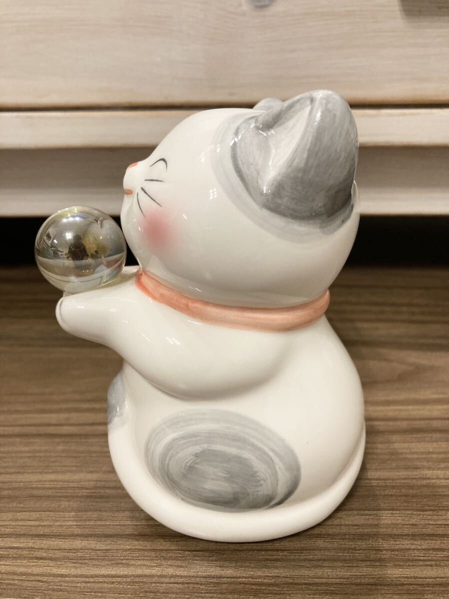 【定形外350円】愛くるしい猫の貯金箱 薄いヒビ有 貯金箱の画像3